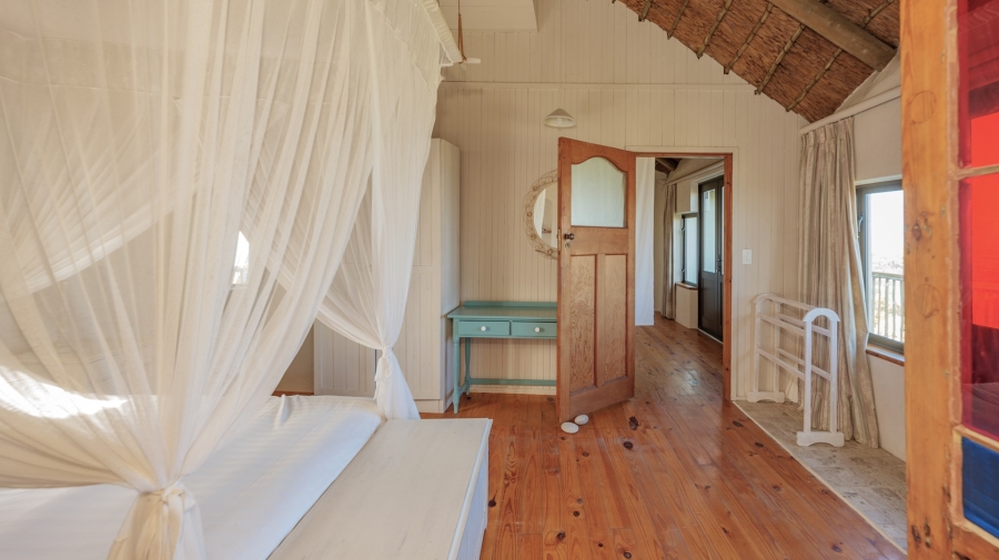 6 Bedroom Property for Sale in Suiderstrand Western Cape